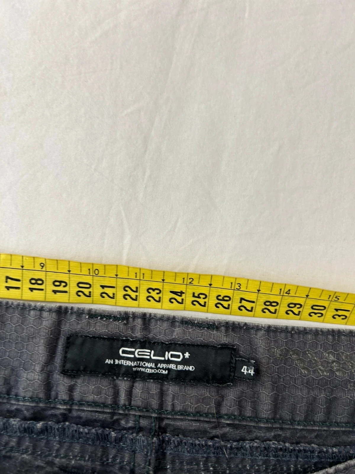 Pantalón corto gris vintage Celio estilo retro y2k – photo 10